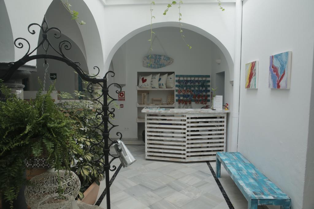 Wake Up In Tarifa Hostel & Restaurant Lounge Eksteriør billede