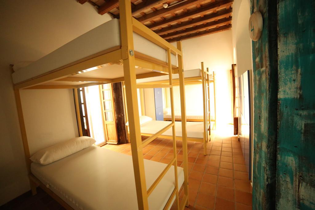 Wake Up In Tarifa Hostel & Restaurant Lounge Værelse billede