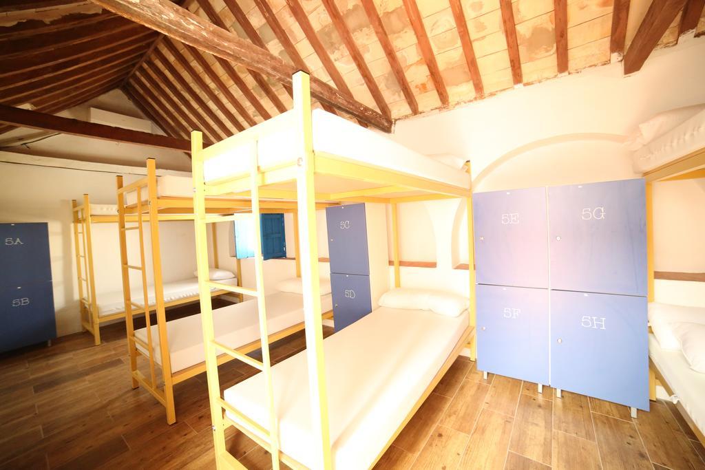 Wake Up In Tarifa Hostel & Restaurant Lounge Værelse billede